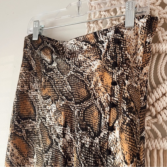 🔻SOLD🔻Zara Snake Print Slip Skirt - Picture 3 of 10